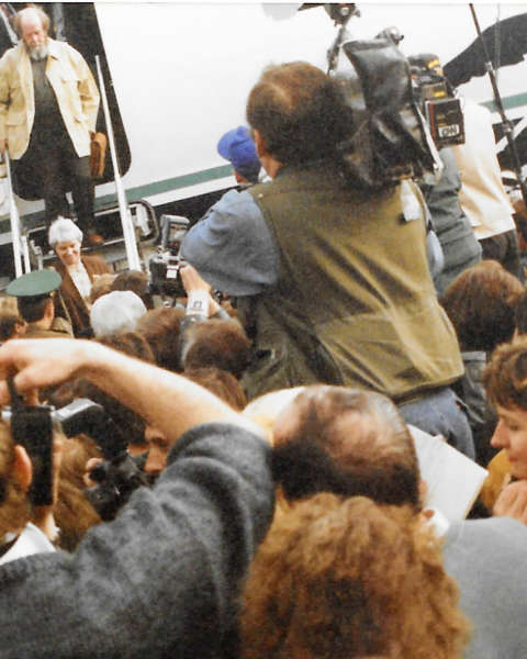 Alexandr Solzhenitsyn and his wife Natalia Dmitriyevna Solzhenitsyn exiting from Alaska Airlines plane upon their arrival on May 27, 1994 in Vladivostok as they returned from exile in the United States. Photo by Ted Lipien.